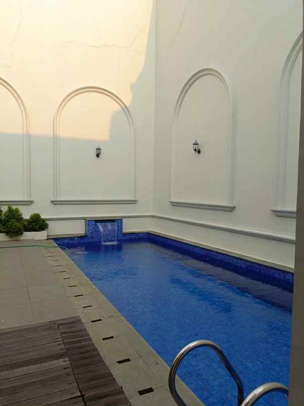 dijual rumah kebon jeruk jakbar