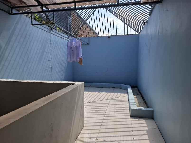 dijual rumah kebonsari