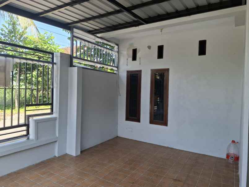 dijual rumah kebonsari