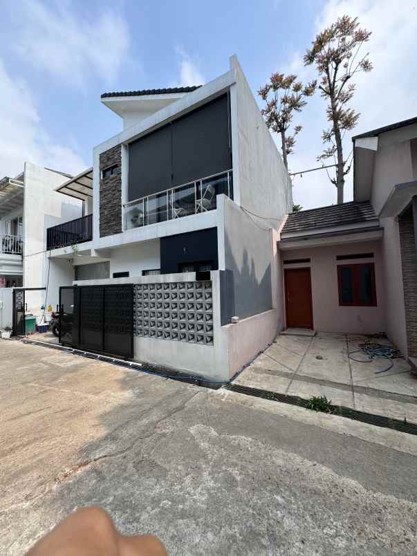 dijual rumah kec parongpong