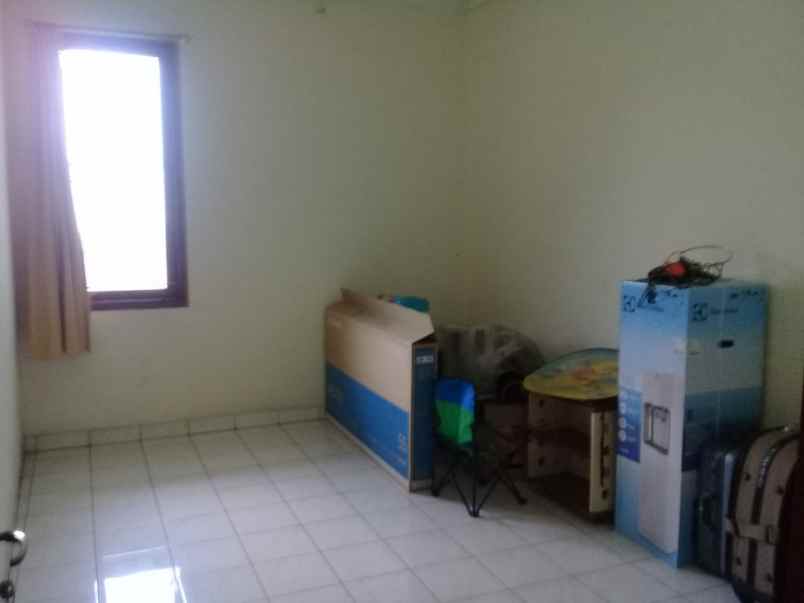 dijual rumah kelapa dua