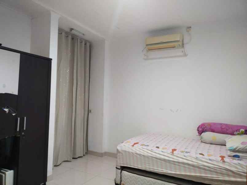 dijual rumah kelapa gading