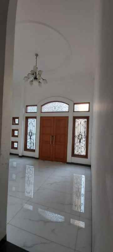 dijual rumah kembangan utara