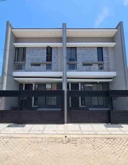 dijual rumah klampis semolo timur