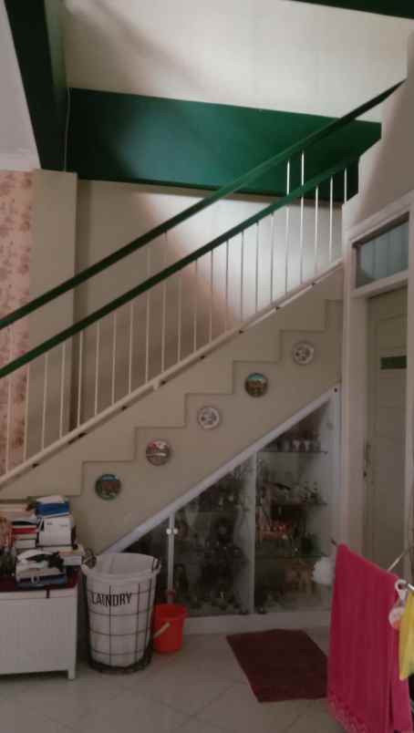dijual rumah komplek arcamanik endah