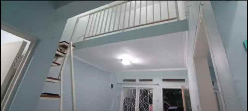 dijual rumah komplek banyu biru