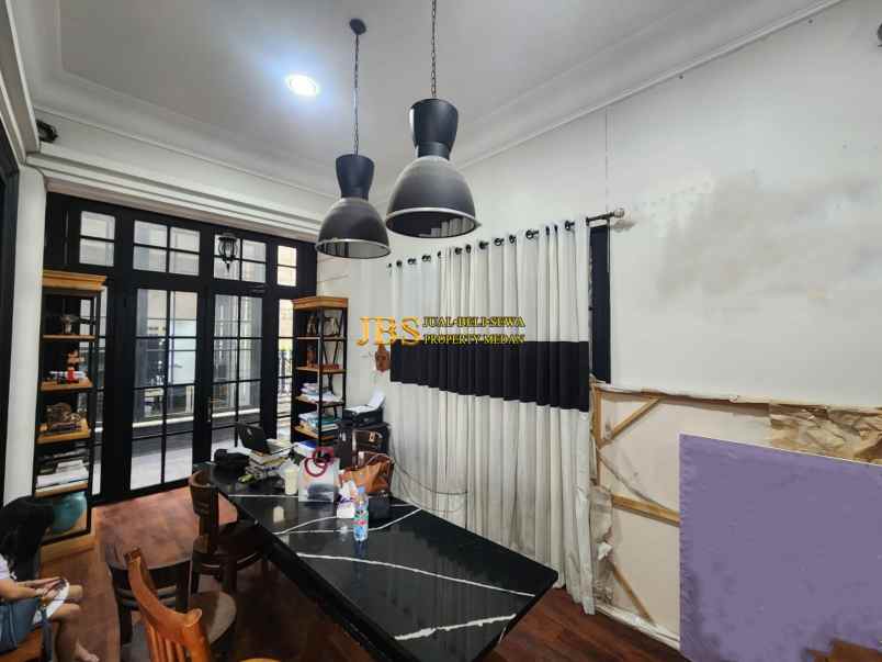 dijual rumah komplek cemara asri