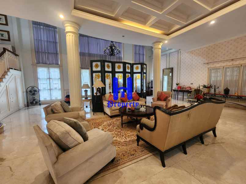 dijual rumah komplek cemara asri