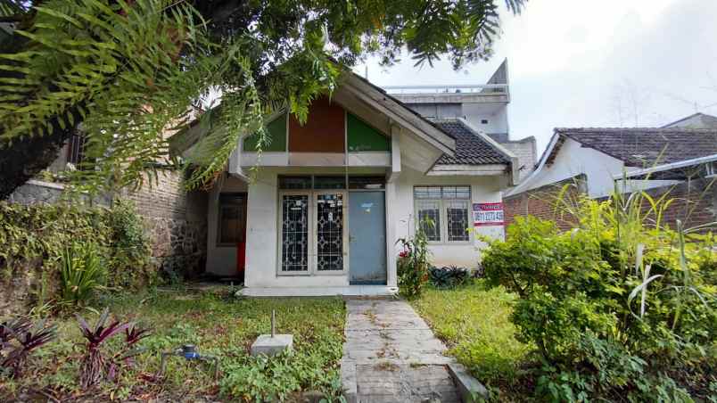 dijual rumah komplek cipageran