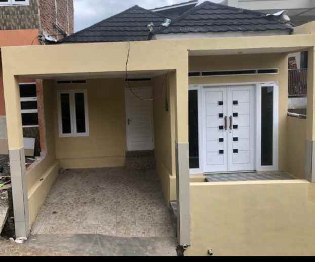 dijual rumah komplek cipageran