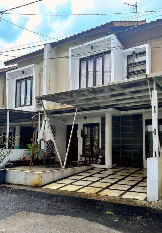 dijual rumah komplek golden pasir impun