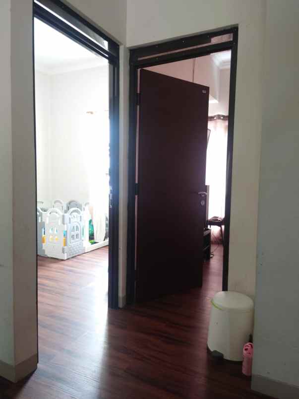 dijual rumah komplek golden pasir impun