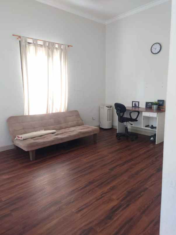 dijual rumah komplek golden pasir impun