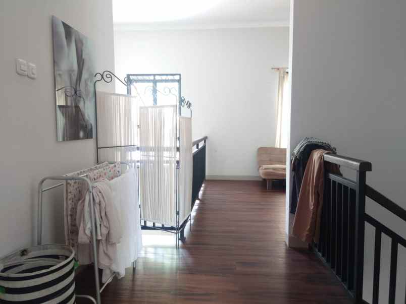 dijual rumah komplek golden pasir impun