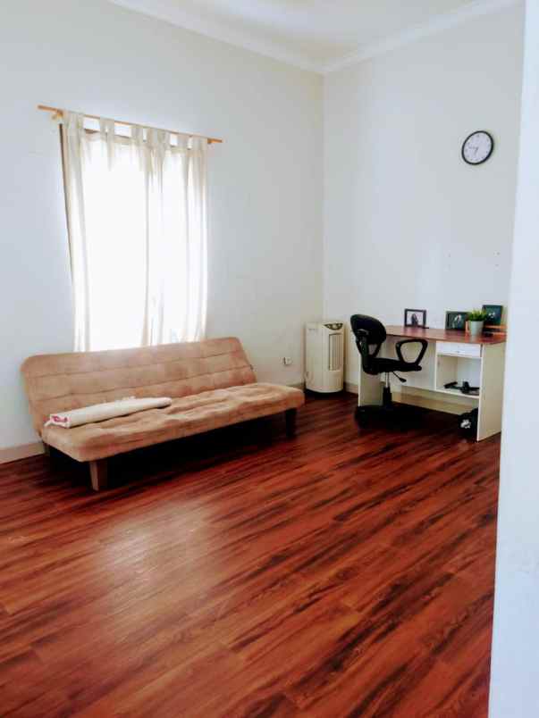 dijual rumah komplek golden pasir impun