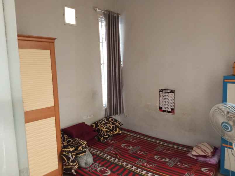 dijual rumah komplek margahayu raya