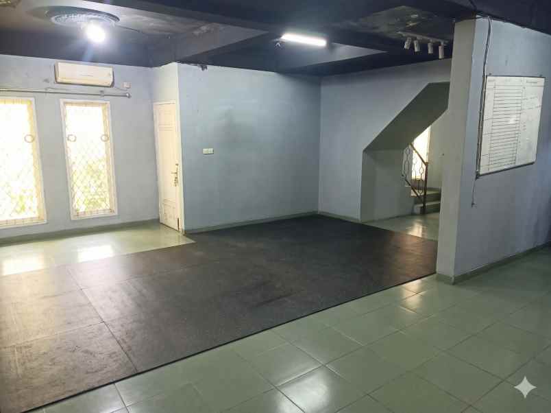 dijual rumah komplek perumahan