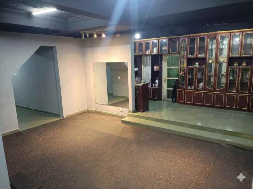 dijual rumah komplek perumahan