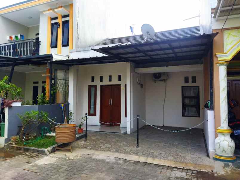dijual rumah komplek puri ciganitri