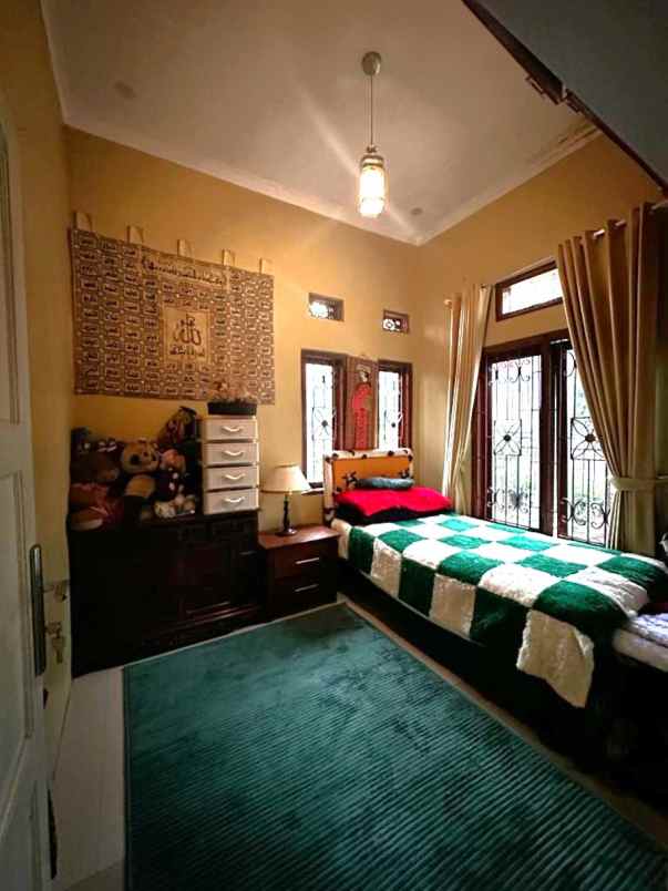 dijual rumah komplek puri cipageran