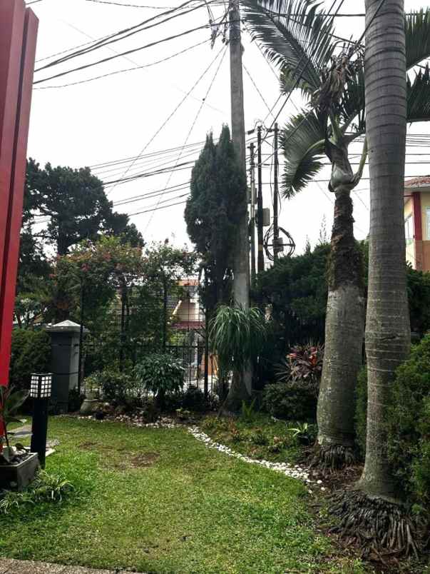 dijual rumah komplek puri cipageran