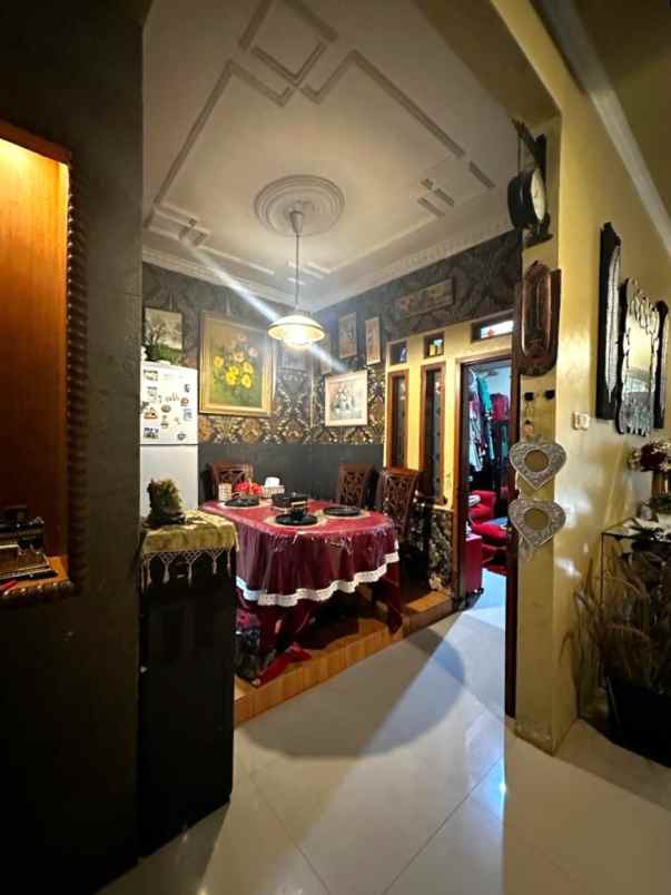 dijual rumah komplek puri cipageran