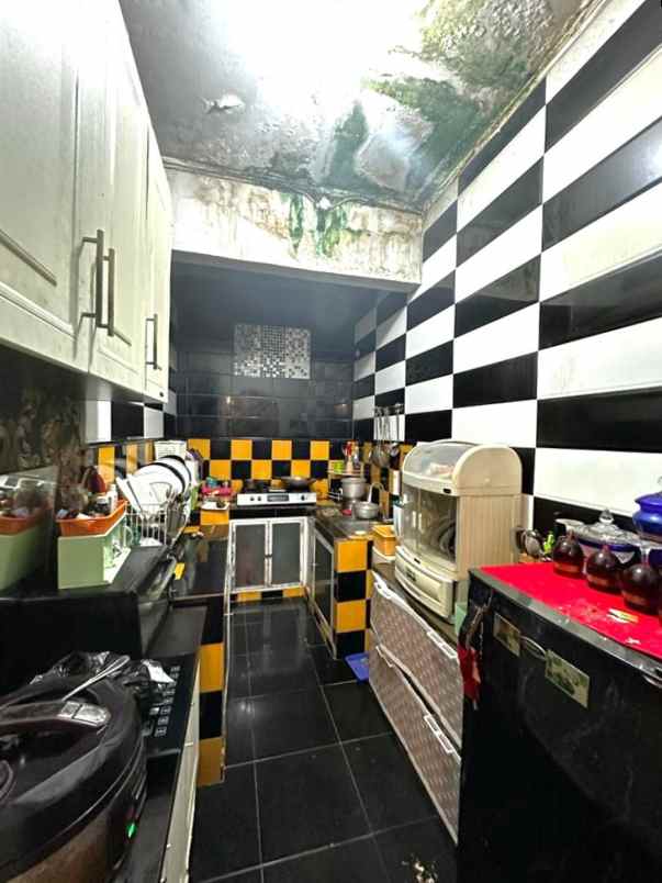 dijual rumah komplek puri cipageran