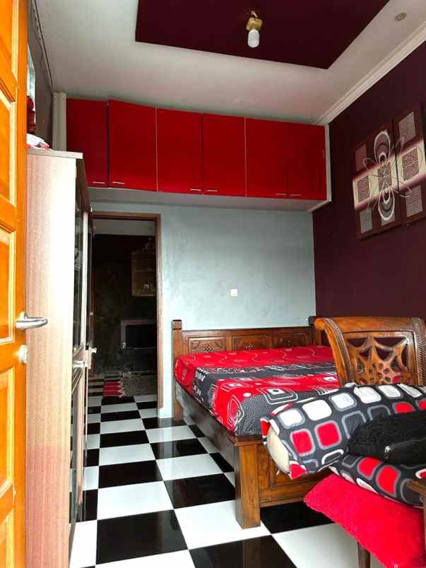 dijual rumah komplek puri cipageran