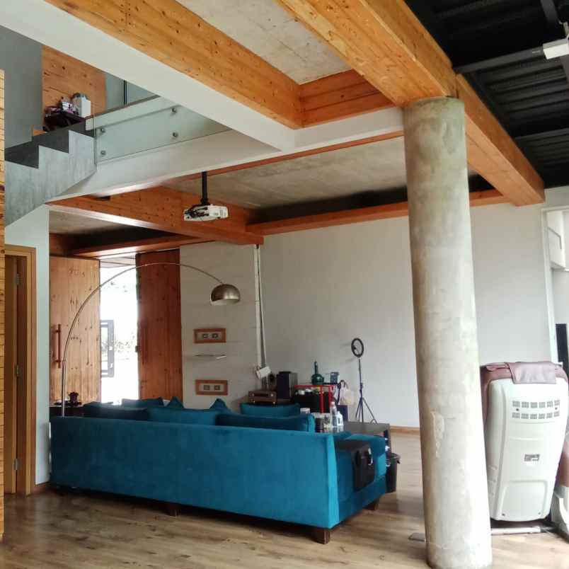 dijual rumah komplek surya setra surya