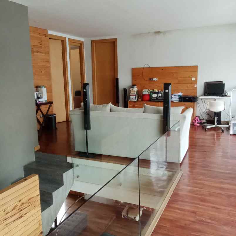 dijual rumah komplek surya setra surya