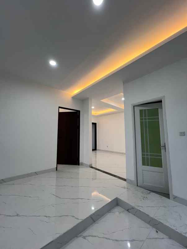 dijual rumah kopo permai