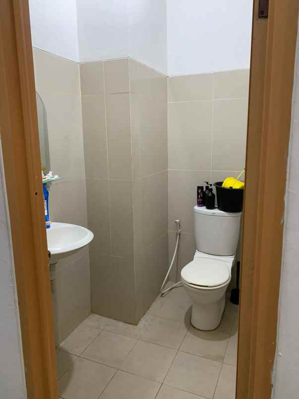 dijual rumah kost aktif johar baru jakarta pusat