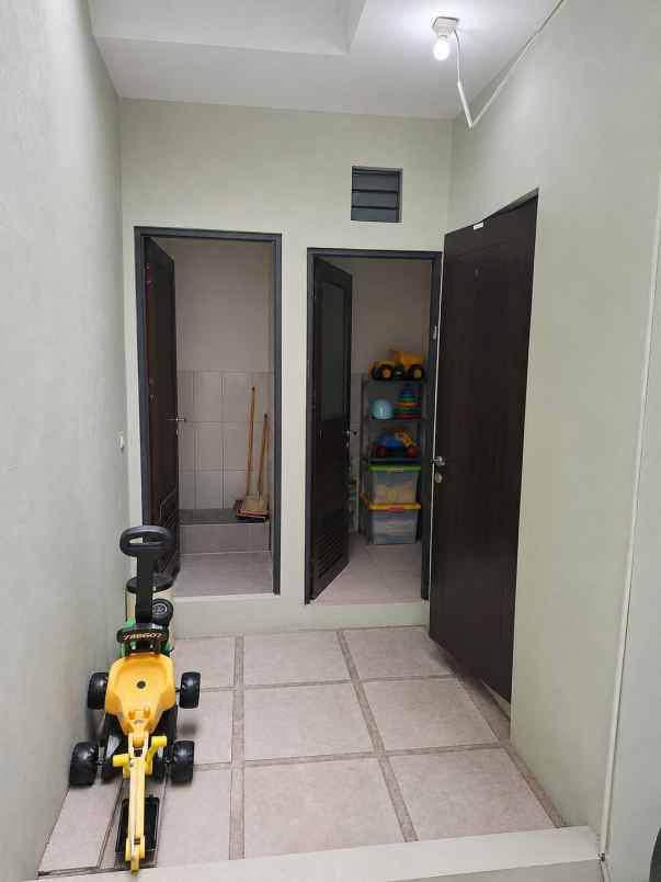 dijual rumah kota wisata cibubur