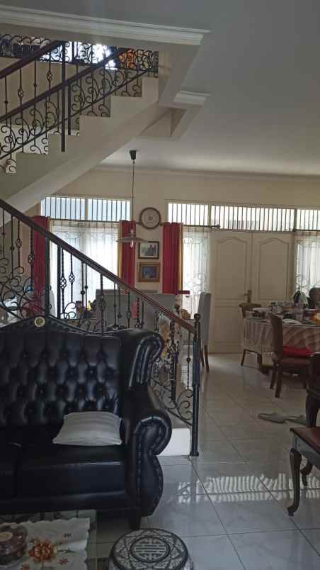 dijual rumah kota wisata pesona