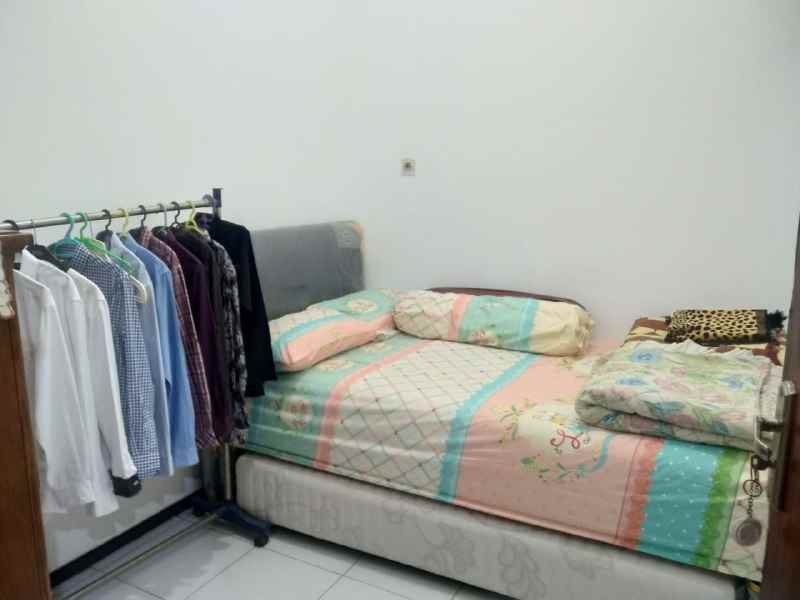 dijual rumah kutisari selatan