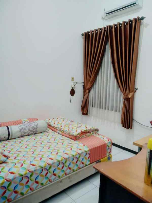 dijual rumah kutisari selatan