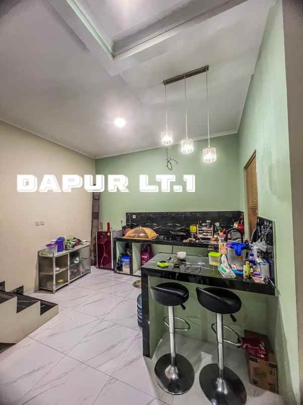 dijual rumah larangan