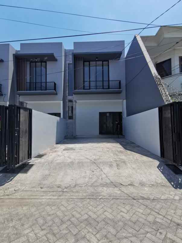 dijual rumah lebak arum