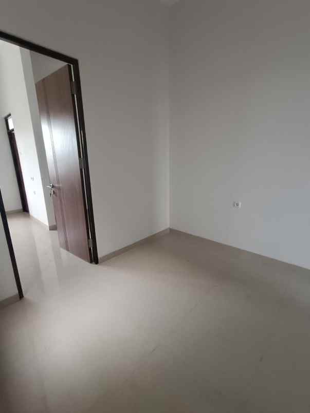 dijual rumah lebak arum