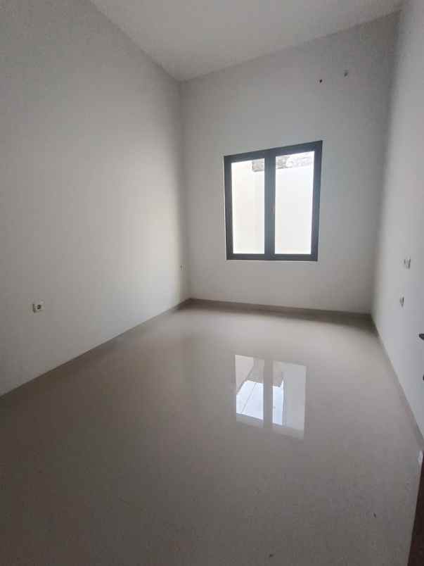 dijual rumah lebak arum