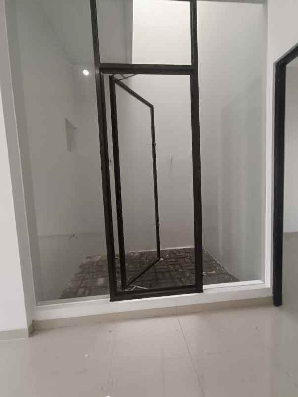 dijual rumah lebak arum