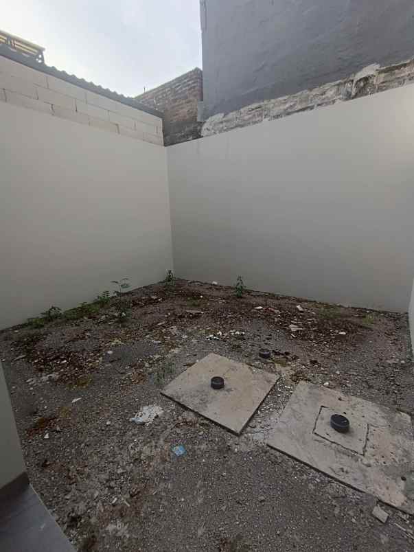 dijual rumah lebak arum