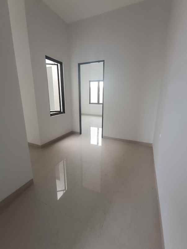 dijual rumah lebak arum