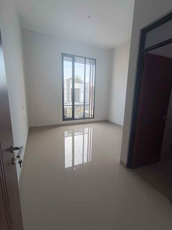 dijual rumah lebak arum