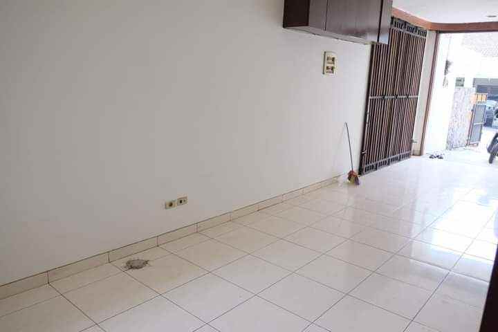 dijual rumah lebak bulus