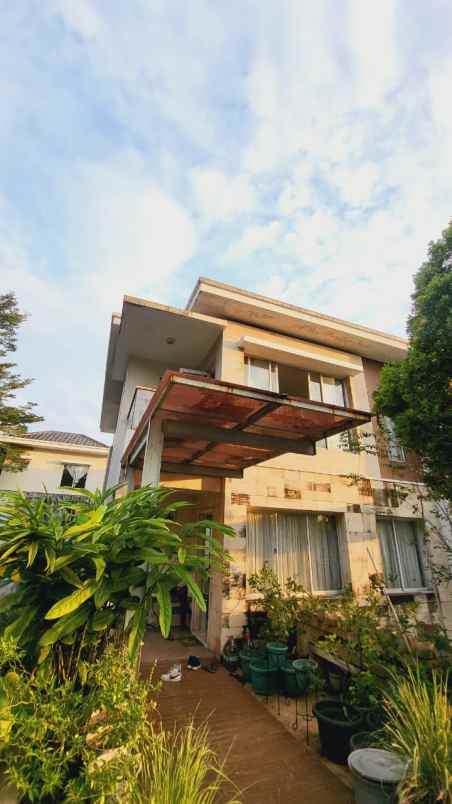dijual rumah lebak bulus