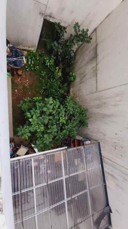 dijual rumah lebak bulus