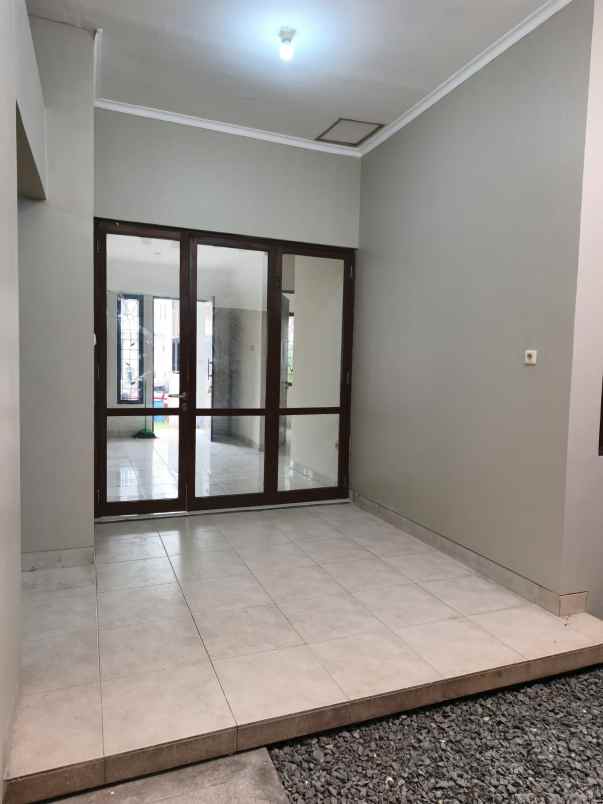 dijual rumah legenda wisata cibubur