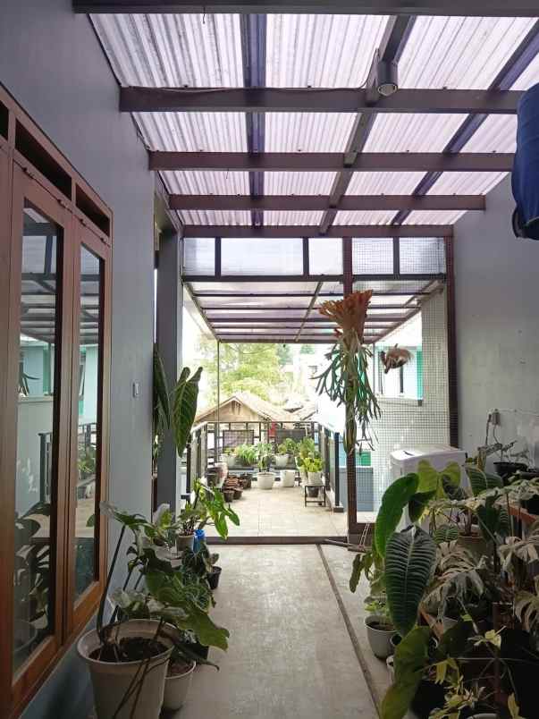 dijual rumah lembang park and zoo