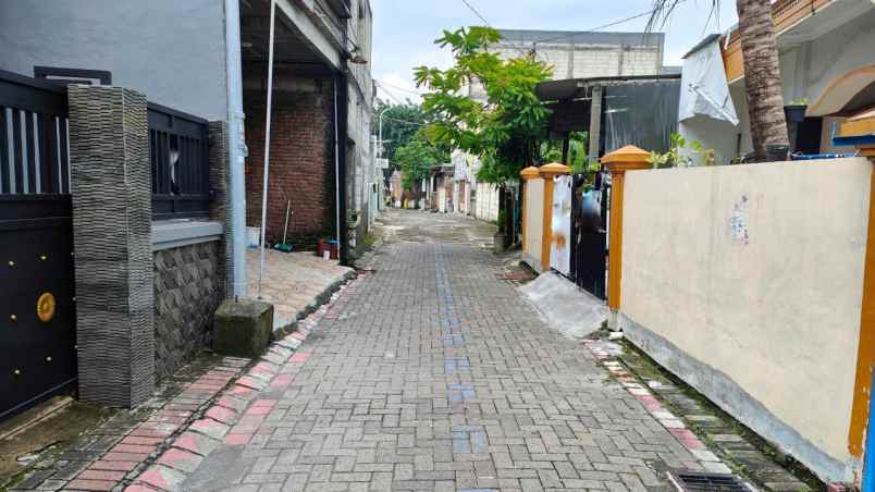 dijual rumah lidah kulon wiyung